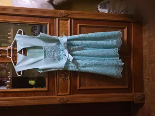 Vestido fiesta azul claro encaje