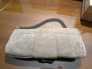 Conjunto bolso y zapatos ante flor beige/gris