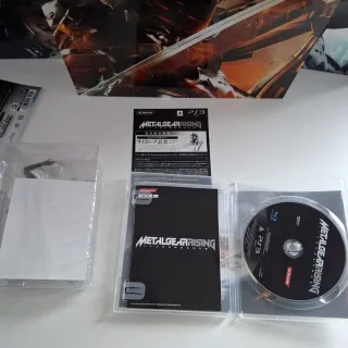 Metal Gear Rising Premium Pack PS3 Konami