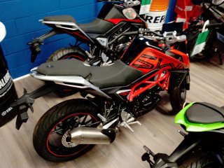 SWM Naked 125  15 CV ABS ¡ PRECIO INCREÍBLE !
