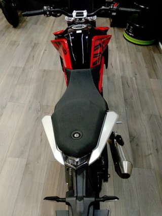 SWM Naked 125  15 CV ABS ¡ PRECIO INCREÍBLE !