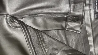 Pantalón campana efecto piel Stradivarius