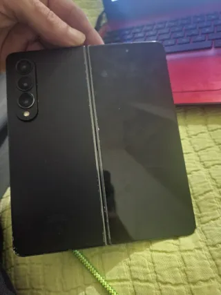 Samsung Z Fold 4 per parti