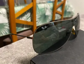 Occhiali da sole Ray Ban da uomo con custodia
