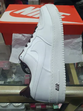 Zapatillas deportivas Nike Air Force Blancas y Mar