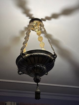 Lampada a sospensione in metallo dorato e argentato