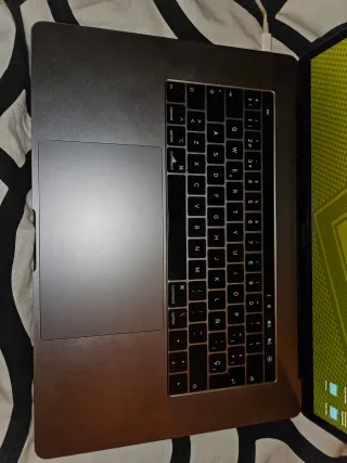 MacBook Pro 2018 16GB RAM 500GB SSD i7