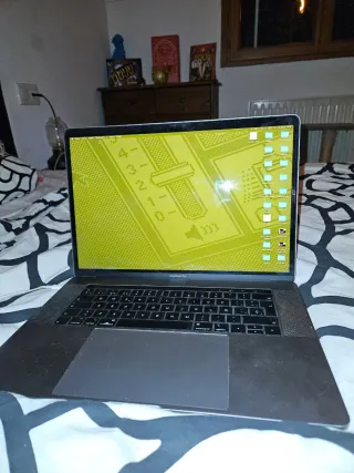 MacBook Pro 2018 16GB RAM 500GB SSD i7