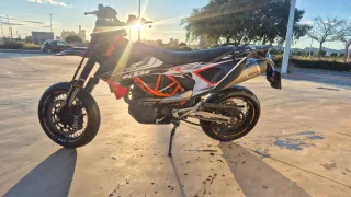 Moto KTM Smcr 690 año 2019