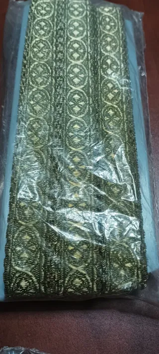 Galones -pasamanería oro y verde