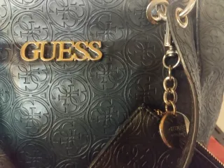 Borsa Guess nera con portamonete
