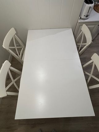 Mesa de comedor blanca extensible