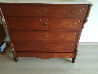 Antigua cómoda catalana isabelina