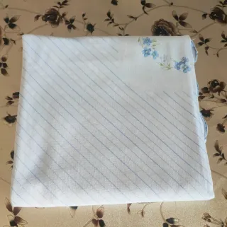 Tovaglia cotone con bordo floreale blu