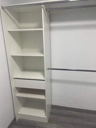 Módulo vestidor blanco y gris