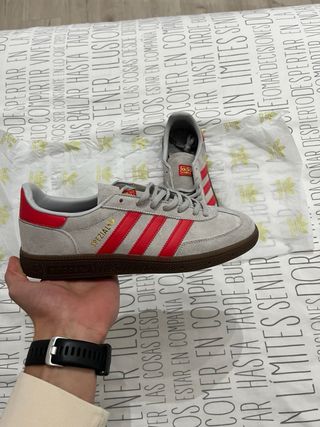 Adidas Spezial Gris y Rojo