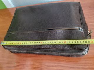 Cartera de piel marrón