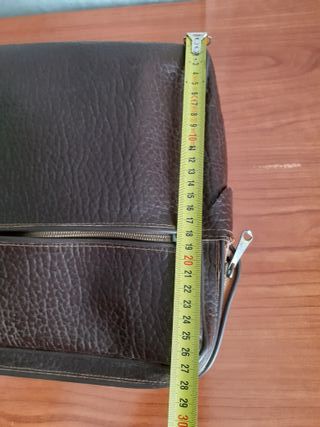 Cartera de piel marrón