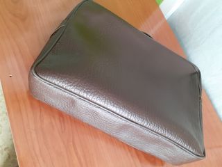 Cartera de piel marrón