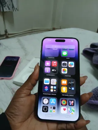 iPhone 14 Pro Max Morado