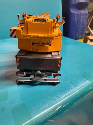Grúa Liebherr LTM 1060-4.1 Escala 1:50