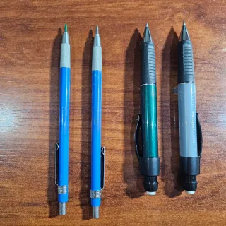 Lote 4 Portaminas (2 Azules, 1 Verde, 1 Gris)