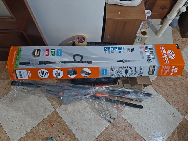 Cortasetos Daewoo 20V Litio Telescópico