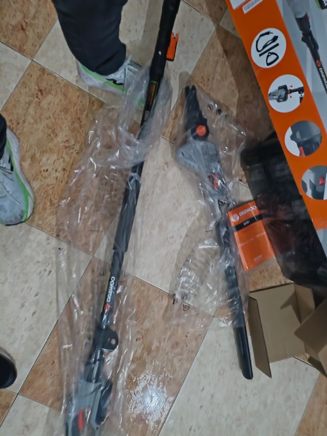 Cortasetos Daewoo 20V Litio Telescópico