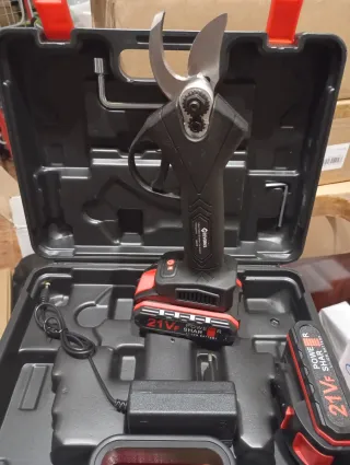 TIJERAS ELECTRICAS PARA PODAR CON 2 BATERIAS DE 21