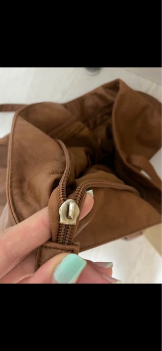 Bolso tote estilo piel color marrón