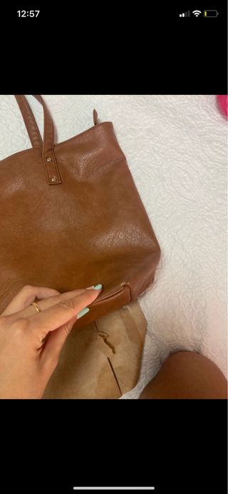 Bolso tote estilo piel color marrón