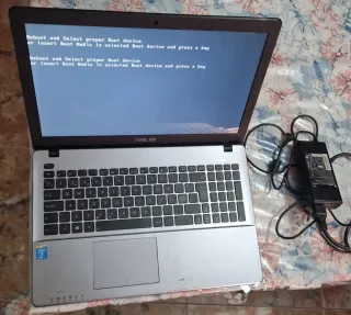 Lote 3 portatili Asus, HP e Lenovo da riparare