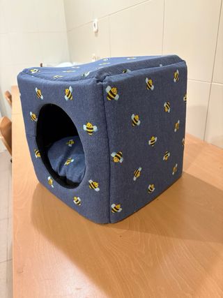 Cama para perro/gato con estampado de abejas