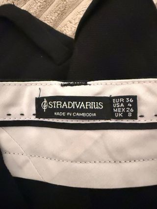 Pantalón fluido con pinzas negro