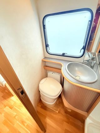 Autocaravana 5 plazas con enfriador placa toldo...