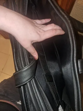 Maletín de cuero negro para portátil