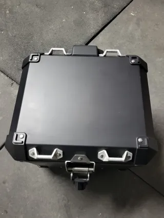 Baúl Moto BMW con respaldo