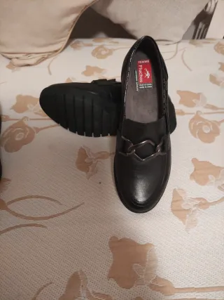 Zapatos Fluchos y Dorking Talla 37