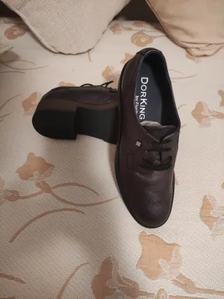 Zapatos Fluchos y Dorking Talla 37