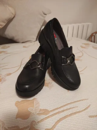 Zapatos Fluchos y Dorking Talla 37