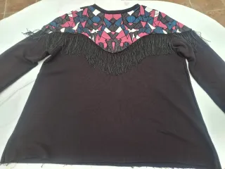 Blusa T L Negra Multicolor. Medidas en descripción