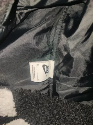 Chaqueta Nike borreguito negra unisex