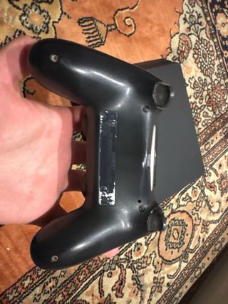 PS4 (PlayStation 4) con 2 mandos y juego