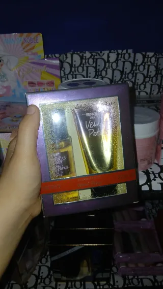 Victoria's Secret Velvet Petals Set