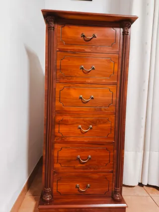 Dormitorio madera maciza marquetería