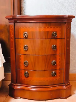 Dormitorio madera maciza marquetería