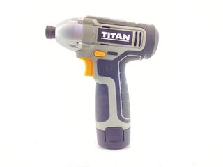 atornillador a bateria titan ttg868ipd