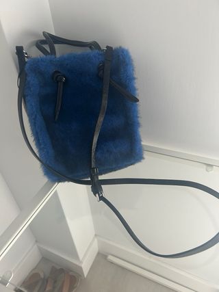 Bolso pelo azul Parfois