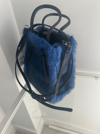 Bolso pelo azul Parfois