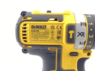 taladro a bateria dewalt dcd795d2